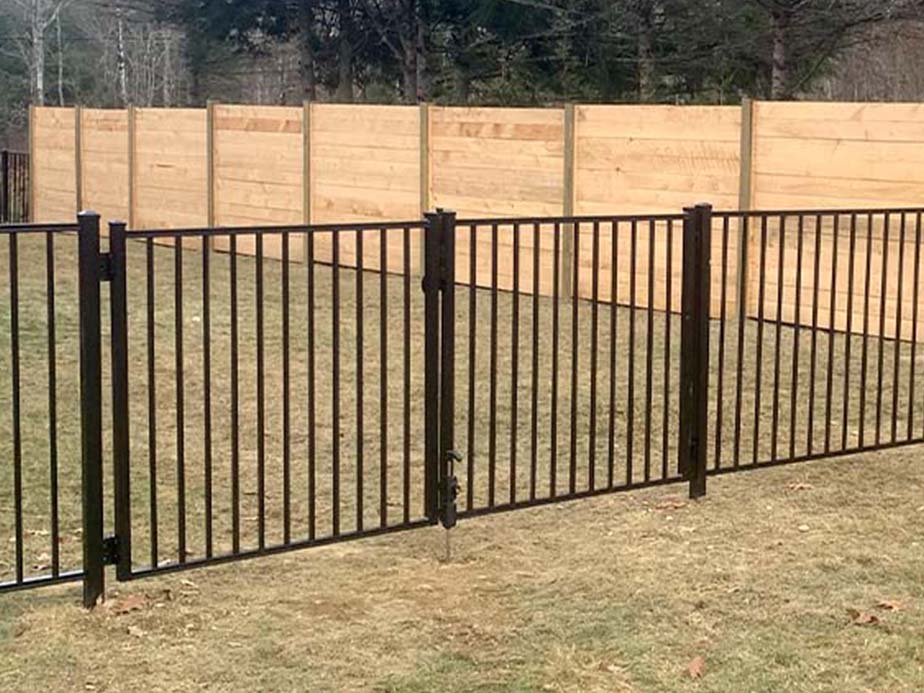 Aluminum fence options in the Brookline, New Hampshire area.