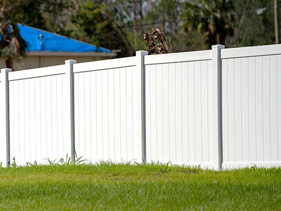 Brookline New Hampshire vinyl privacy fencing