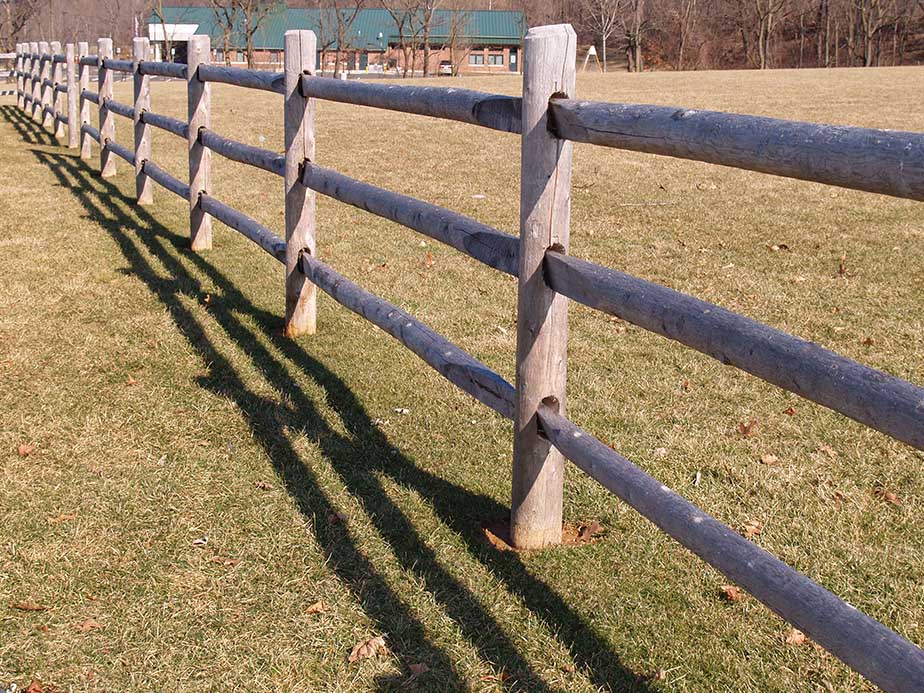 Wood fence styles that are popular in Harrisville NH