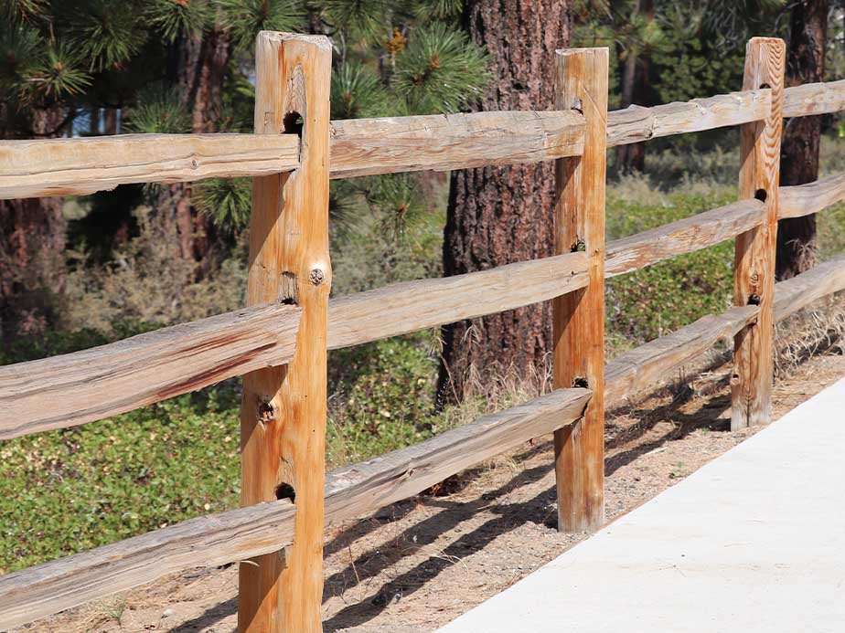 Aluminum Fence, Wrought Iron Fence,  Vinyl fence, Wood Fence and chain link fence options in the Westmoreland, New Hampshire area.